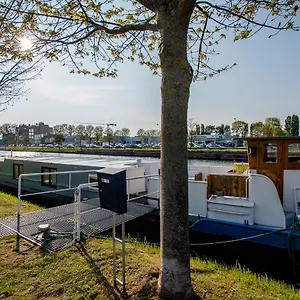 Houseboat Jana - With Sauna And Terrace Botel Bruges