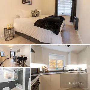 Spacious Centre Near Cathedral Exeter